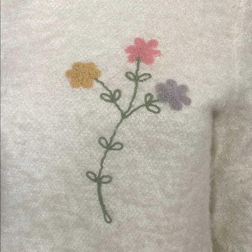Vintage 60’s Julius Garfinckel & Co. Washington Floral Embroidered Cream Top View 2